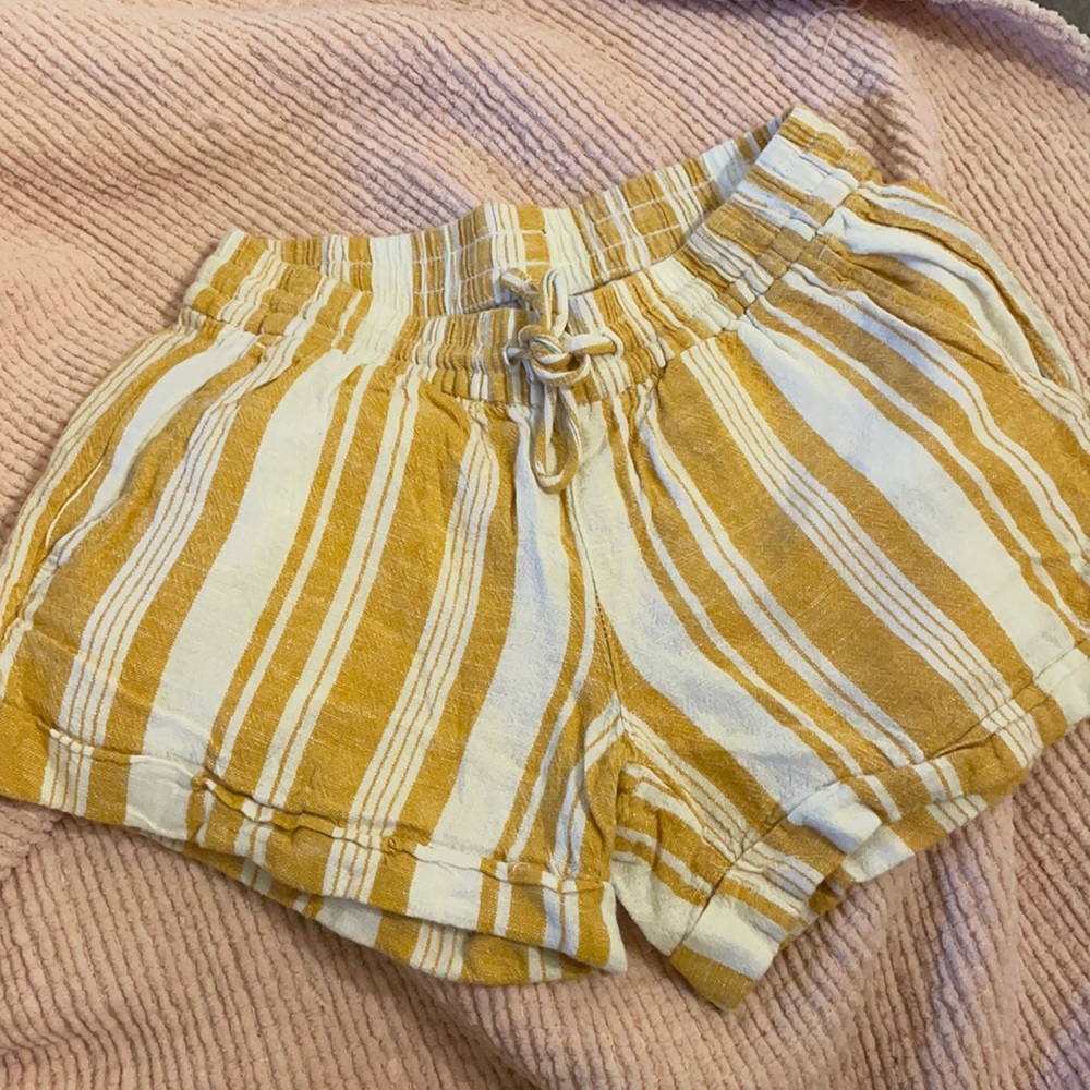 Old navy linen shorts